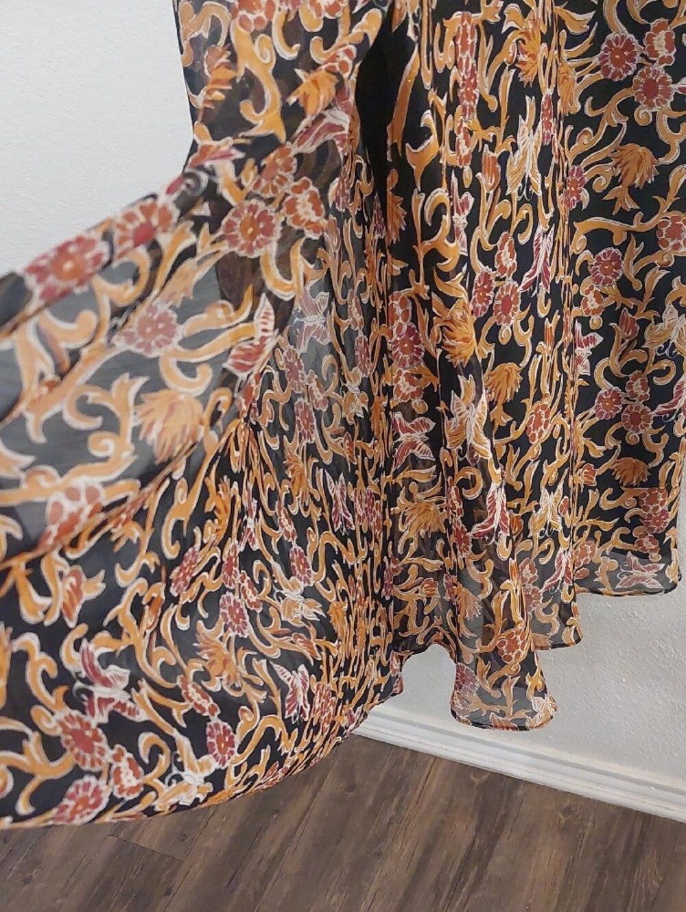 Zara Maxi Dress. - Picture 9 of 11